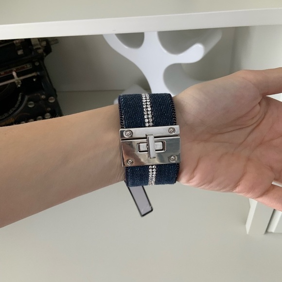 JACQUELINE KENT Denim Crystal Turn Lock Silver Statement Cuff Bracelet BRAND NEW - Picture 5 of 16